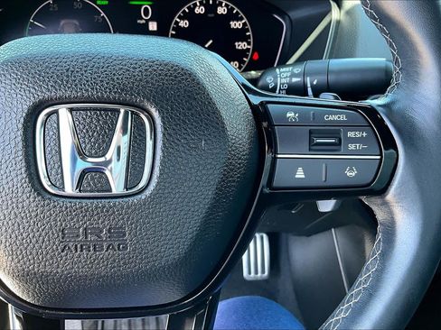 Used 2025 Honda Civic Sport image 25