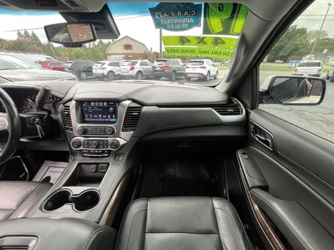 Used 2019 Chevrolet Suburban LT AWD/4WD image 15