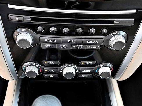 Used 2017 Nissan Pathfinder S FWD image 24