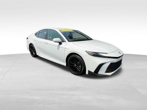 Used 2026 Toyota Camry SE w/ Convenience Package FWD image 8