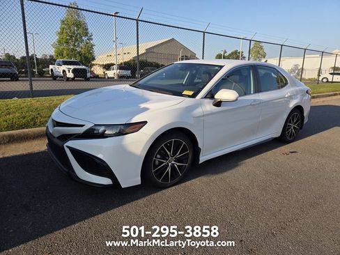 Used 2023 Toyota Camry SE FWD image 7