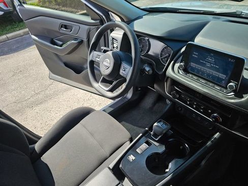Used 2024 Nissan Rogue S FWD image 23