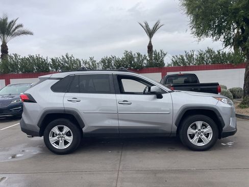 Used 2021 Toyota RAV4 XLE image 3