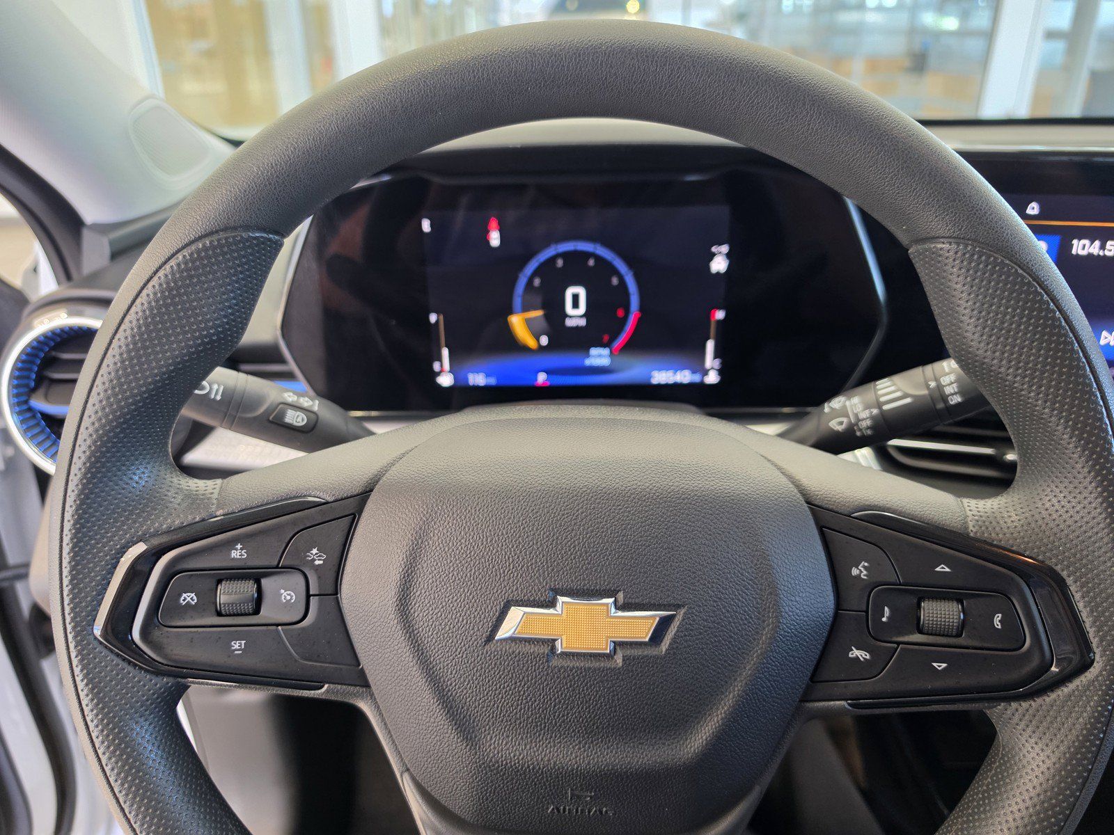 Used 2025 Chevrolet Trax LT FWD image 10