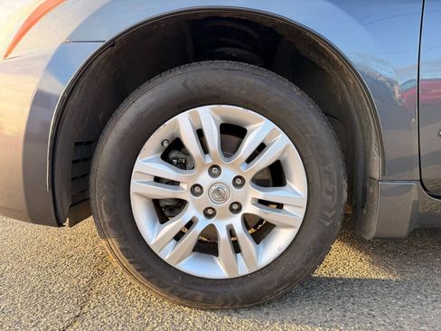 Used 2010 Nissan Altima 2.5 S w/ Premium Audio Pkg FWD image 9