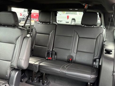 Used 2025 GMC Yukon XL Denali AWD/4WD image 27