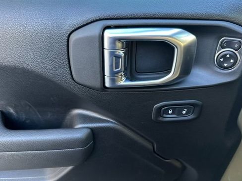 New 2026 Jeep Gladiator Willys AWD/4WD image 13