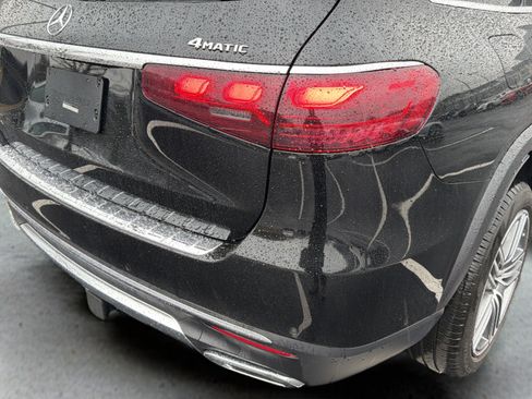 Used 2025 Mercedes-Benz GLS 450 4MATIC image 11
