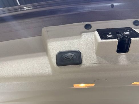 Used 2015 Buick Enclave Leather FWD image 35