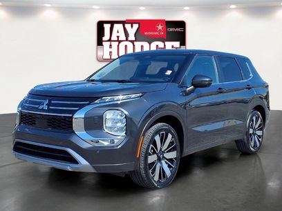 Used 2025 Mitsubishi Outlander SE