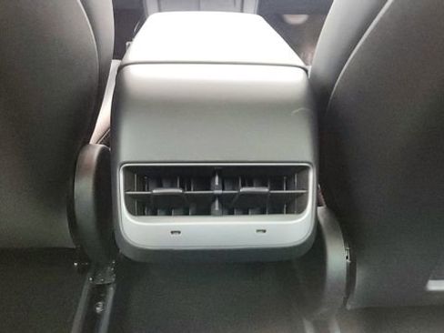 Used 2023 Tesla Model 3 Performance image 38