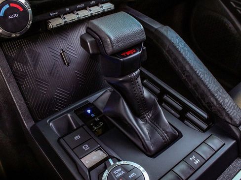 Used 2024 Toyota Tacoma TRD Off-Road image 22