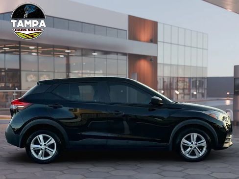 Used 2020 Nissan Kicks S image 4