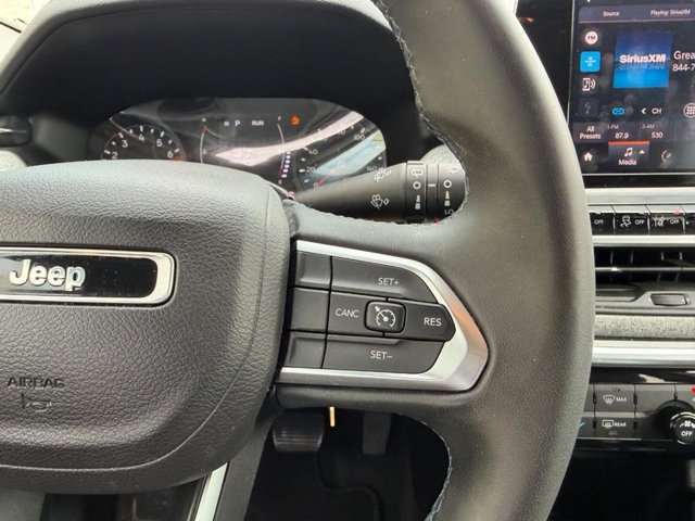 Used 2022 Jeep Compass Latitude AWD/4WD image 11