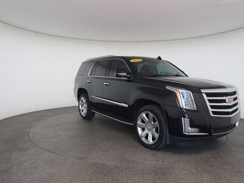 Used 2019 Cadillac Escalade Luxury AWD/4WD image 28