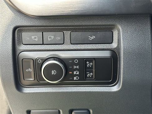 Used 2024 Ford F250 Lariat w/ Chrome Package image 28