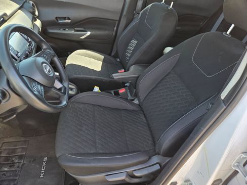 Used 2024 Nissan Kicks S FWD image 8