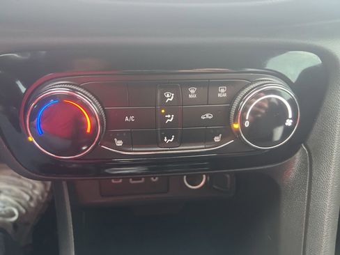 Certified 2022 Buick Encore GX Preferred w/ Cold Weather Comfort Package image 39