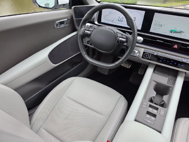 Used 2023 Hyundai Ioniq 6 Limited AWD/4WD image 46