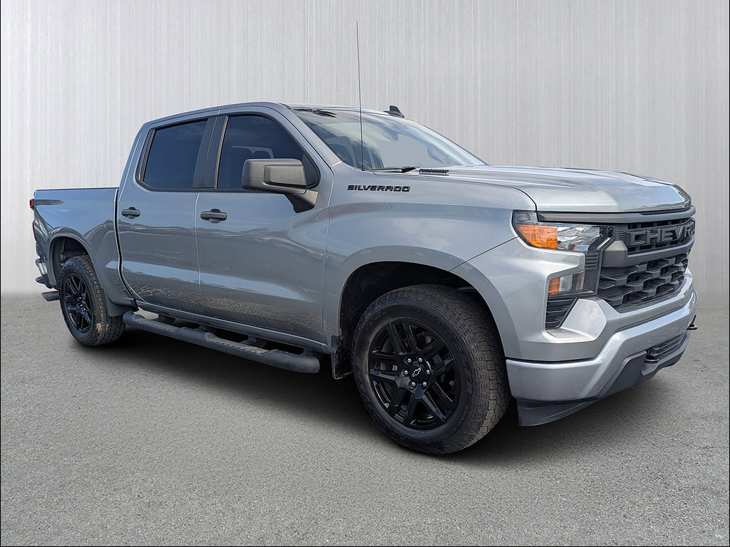 Used 2025 Chevrolet Silverado 1500 Custom w/ Turbomax Blackout Package RWD image 1