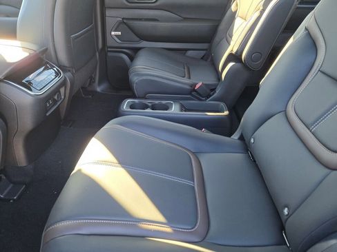 New 2026 Nissan Armada SL w/ Captain's Chari Seat Package image 18