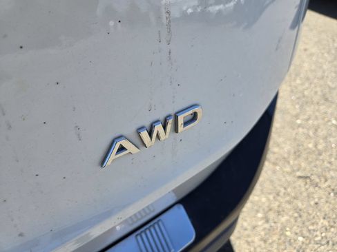Used 2023 Nissan Rogue S AWD/4WD image 10