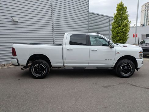 Used 2025 RAM 2500 Laramie AWD/4WD image 2