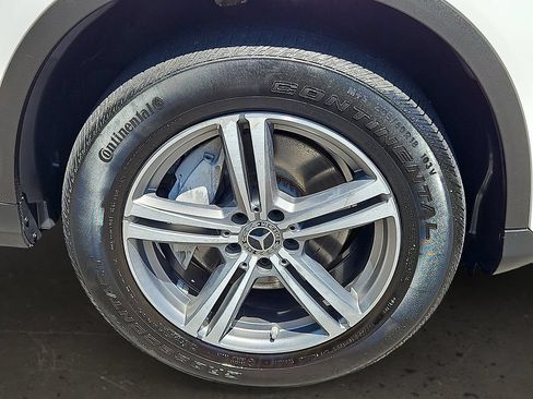 Used 2020 Mercedes-Benz GLC 300 4MATIC image 9