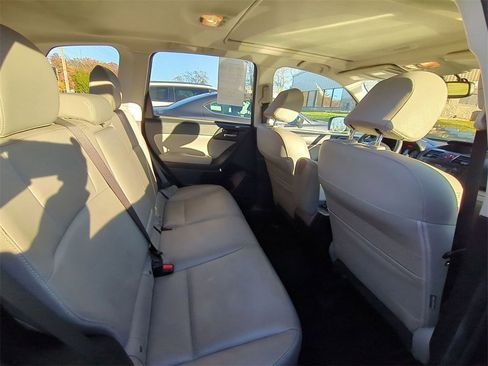 Used 2015 Subaru Forester 2.5i Limited w/ Popular Package #2 image 20