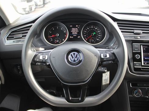 Used 2020 Volkswagen Tiguan S image 11