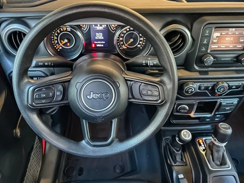 Used 2021 Jeep Gladiator Sport w/ Trailer Tow Package AWD/4WD image 18