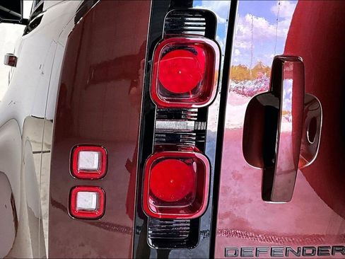 Used 2025 Land Rover Defender 110 Sedona Red Edition image 39