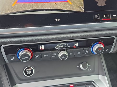 New 2025 Audi Q3 2.0T Premium image 23