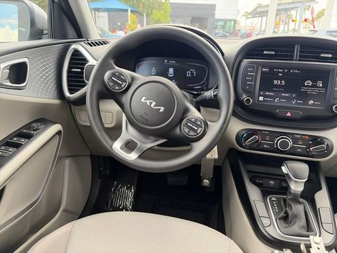 Used 2025 Kia Soul LX FWD image 13
