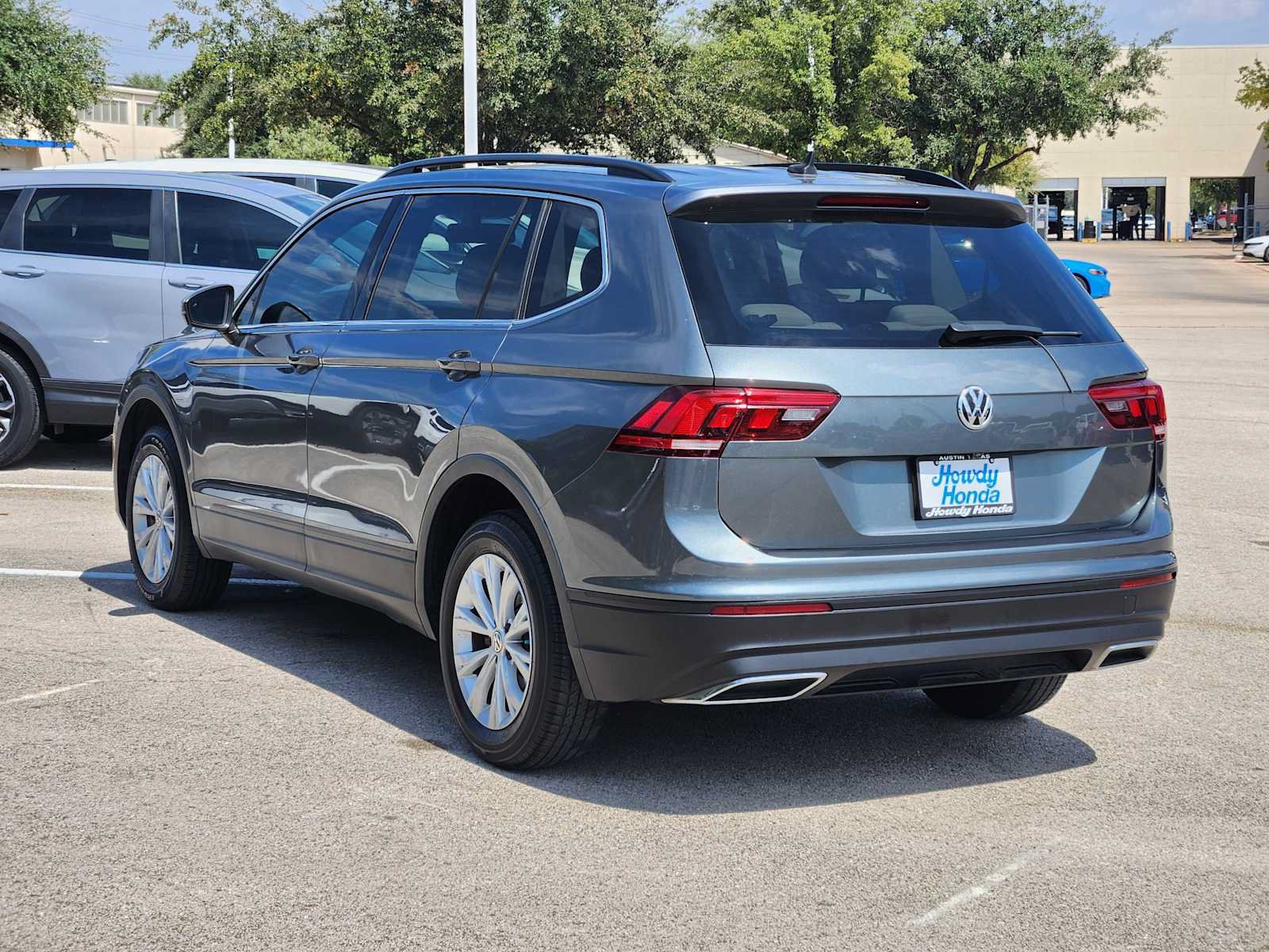 Used 2019 Volkswagen Tiguan SE w/ Panoramic Sunroof Package FWD image 5
