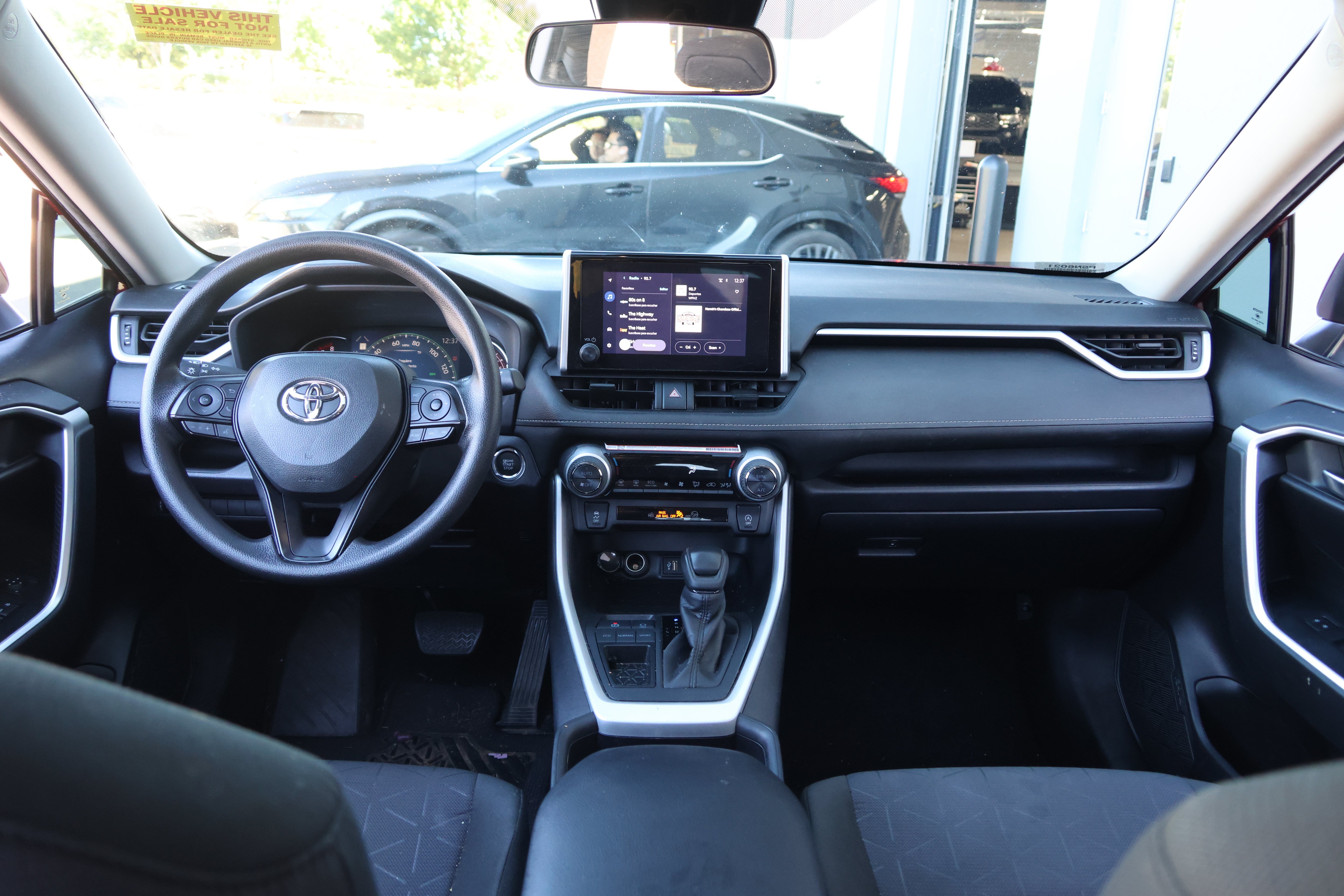 Used 2025 Toyota RAV4 XLE w/ Convenience Package FWD image 23