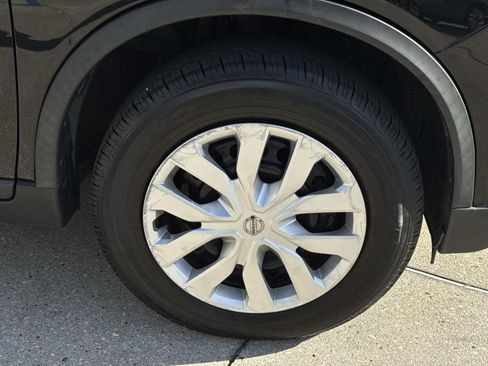 Used 2017 Nissan Rogue S w/ S Appearance Package image 4