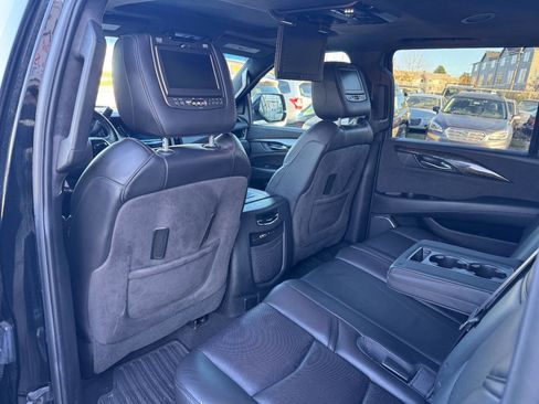 Used 2016 Cadillac Escalade ESV Platinum image 20