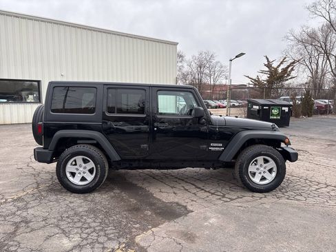 Used 2012 Jeep Wrangler Unlimited Sport AWD/4WD image 6
