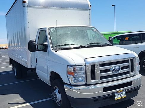 Used 2024 Ford E-450 and Econoline 450 Super Duty w/ Power Windows & Locks Group RWD image 2