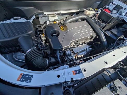 Used 2025 Chevrolet Equinox ACTIV w/ Safety and Technology Package image 24