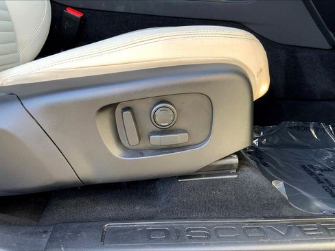 Used 2024 Land Rover Discovery Sport S image 36