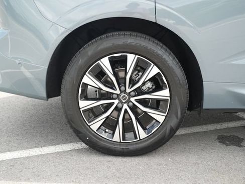 Used 2023 Volvo XC60 B5 Plus w/ Protection Package Premier FWD image 45
