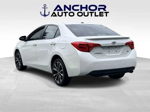 Used 2017 Toyota Corolla SE w/ SE Premium Package FWD image 6