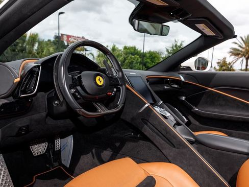 Used 2024 Ferrari Roma Spider RWD image 23