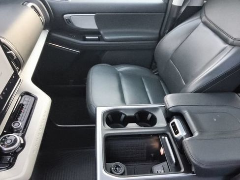 Used 2025 Ford Expedition Active RWD image 42