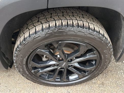 Used 2021 GMC Terrain SLT w/ Infotainment Package II AWD/4WD image 9