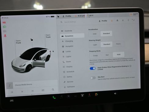 Used 2021 Tesla Model 3 Standard Range Plus image 18