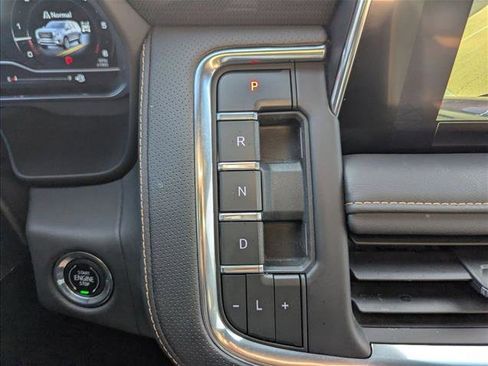 Used 2023 GMC Yukon XL AT4 image 14