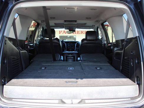 Used 2017 Cadillac Escalade Premium Luxury RWD image 15